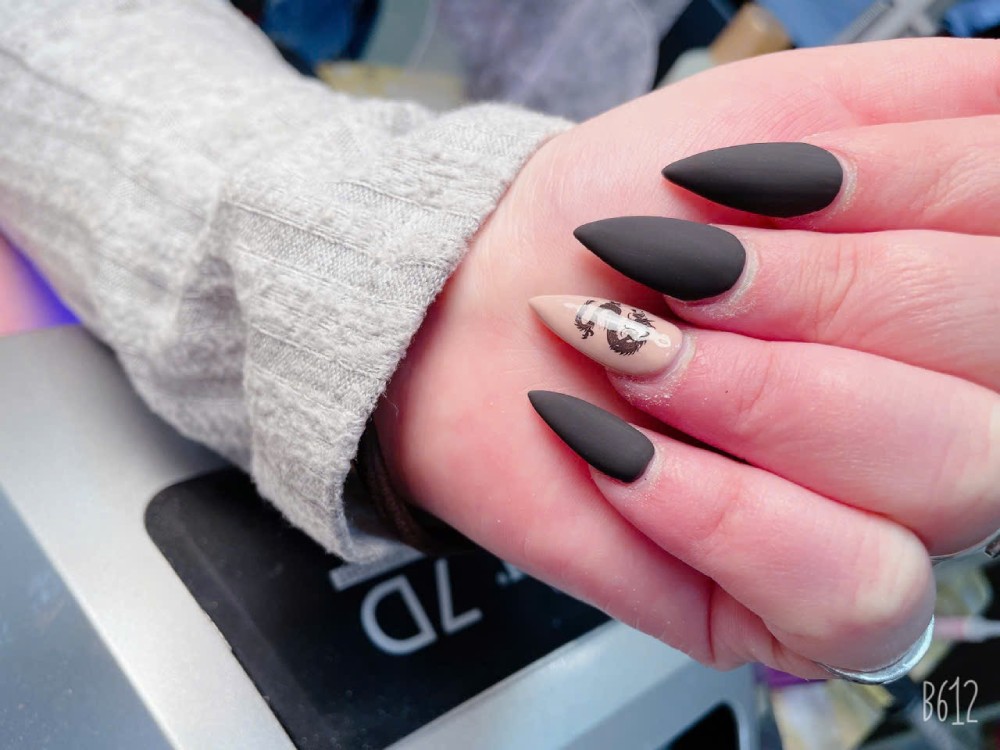 elite nails beautiful manicure